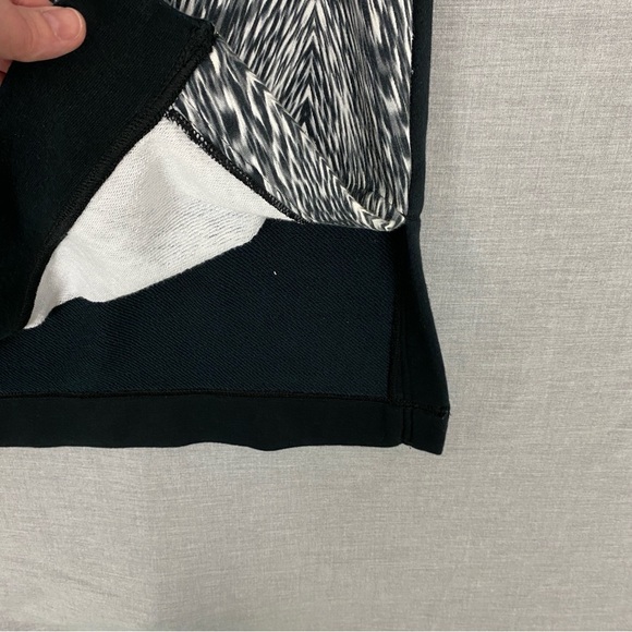 Nike N7 Short Sleeve Hoodie Patterned Kangaroo Pocket - Picture 5 of 11